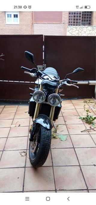 Triumph street triple