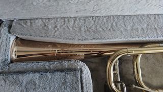 Trombón Bajo Shires estuche