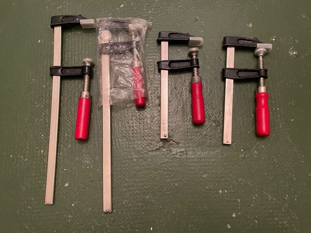 Gatos de mesa de trabajo