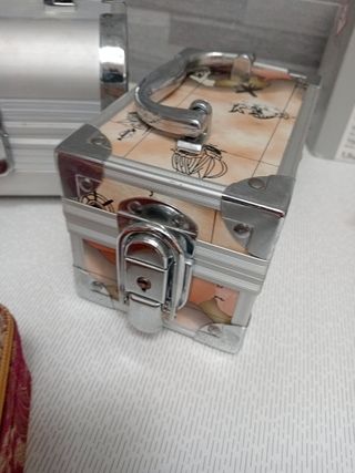 Cassapanche e gioiellieri