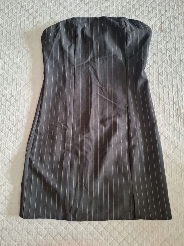 Coppia tubino nero gessato e ecopelle