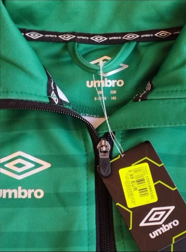 Camiseta niño UMBRO nueva T.9-10 a.