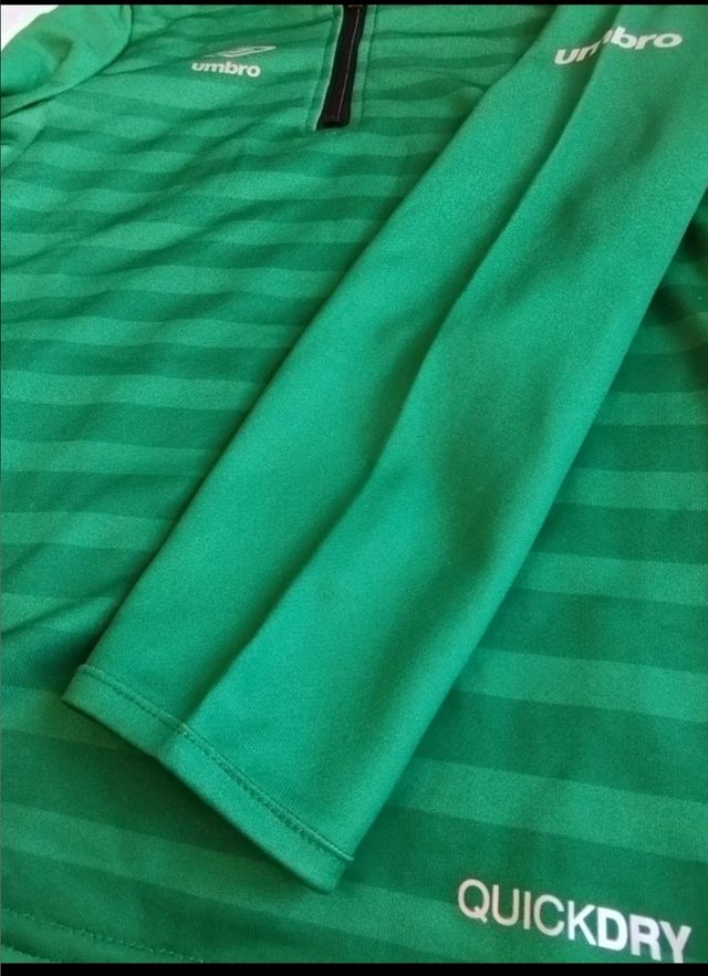 Camiseta niño UMBRO nueva T.9-10 a.