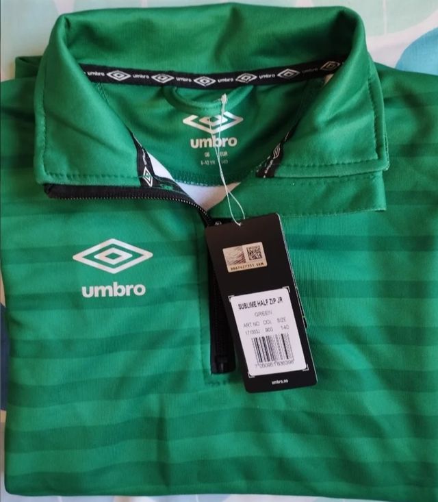 Camiseta niño UMBRO nueva T.9-10 a.