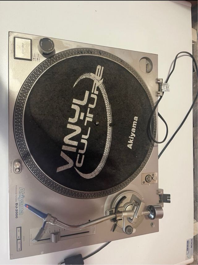 Tocadiscos akillama 2000