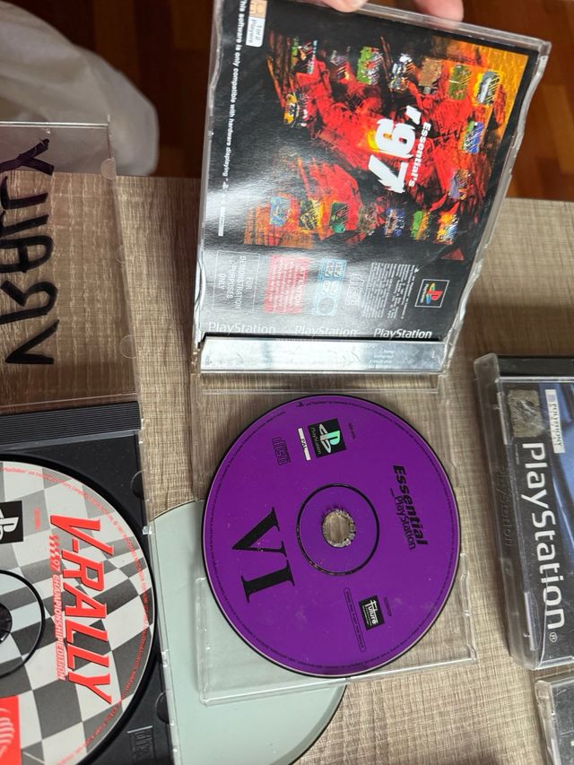 Lote ps1 8 juegos y algunas cajas