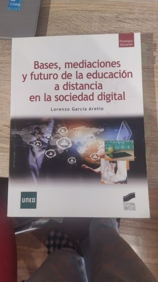 Libros UNED grado educación social