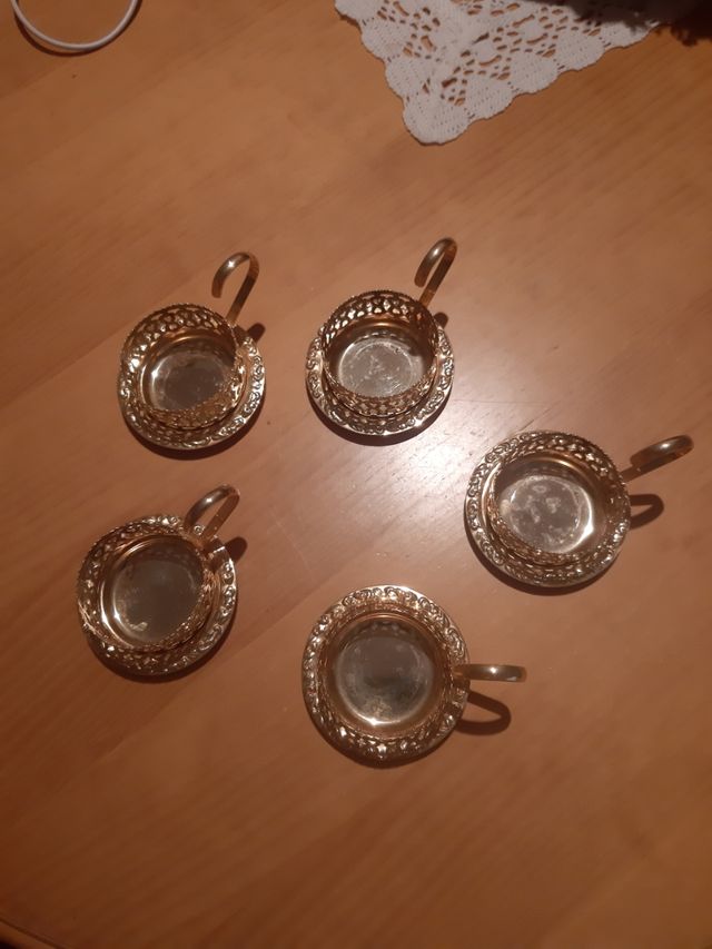 Soportes para tazas o vasos de té.