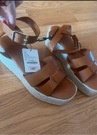 Sandalia de Piel de Zara 