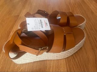 Sandalia de Piel de Zara 