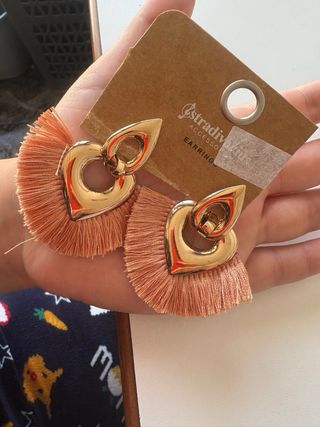 Pendientes flecos naranja