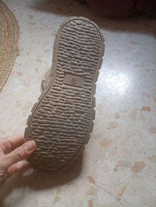 Tenis tipo botas