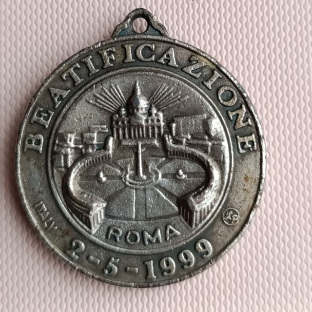 Medaglia beatificazione padre Pio 1999