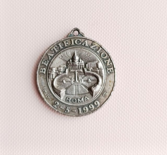 Medaglia beatificazione padre Pio 1999