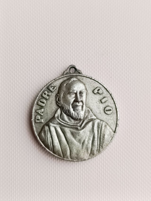 Medaglia beatificazione padre Pio 1999