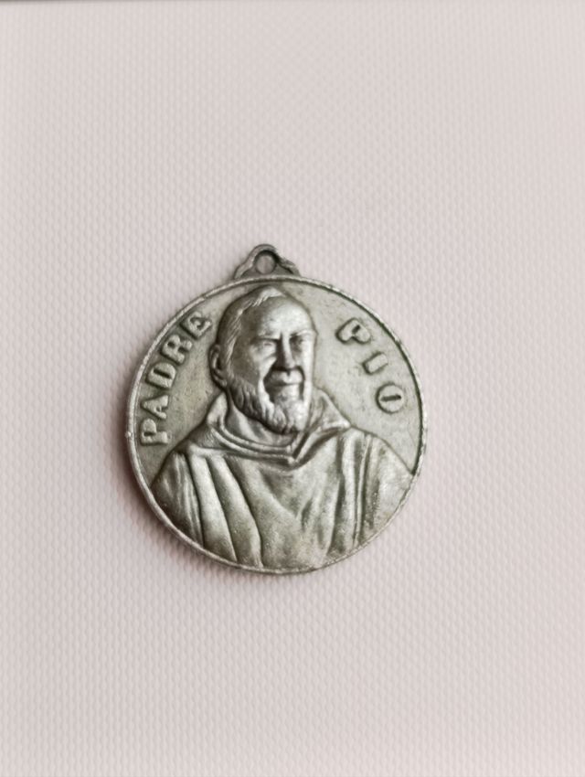 Medaglia beatificazione padre Pio 1999