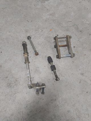 Soportes  motor honda dominator 