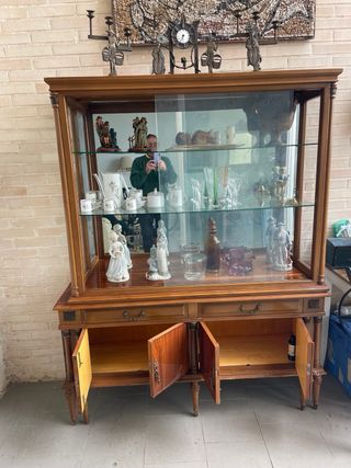 Aparador con Vitrina en Cristal