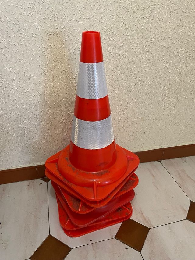 Conos de obra apilables ¡OCASIÓN!