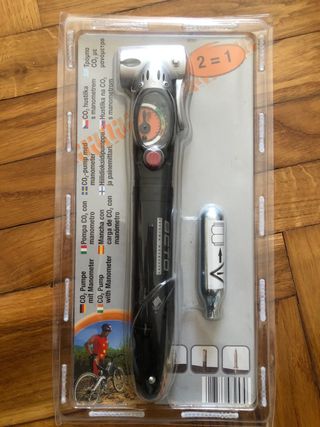 Pompa bicicletta con manometro co2