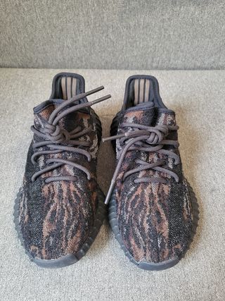 Adidas Yeezy 37.5