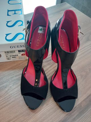 Sandalia GUESS T.41 negro-rojo