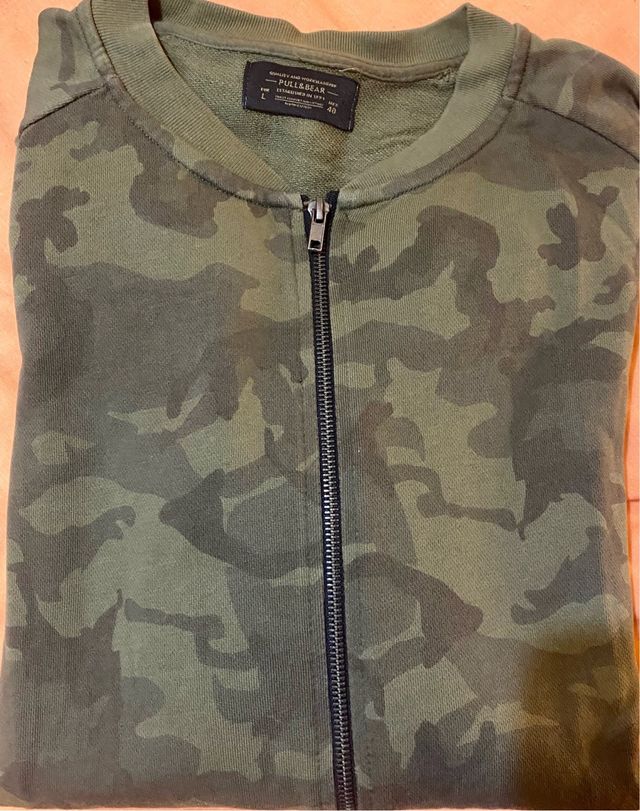 Felpa PullBear camouflage con zip