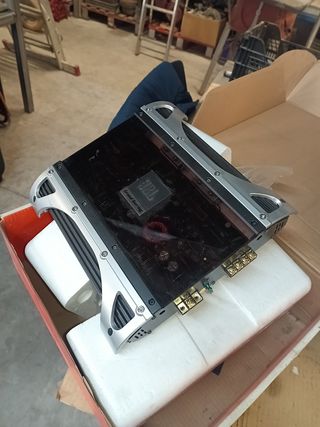 Amplificador JBL