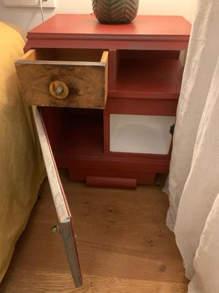 Mesitas de noche antiguas restauradas