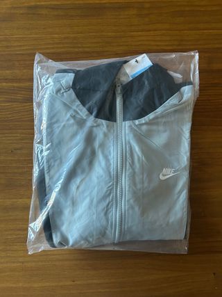 Chaqueta cortavientos NIKE Club a estrenar