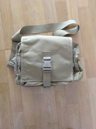 Mochila bandolera militar