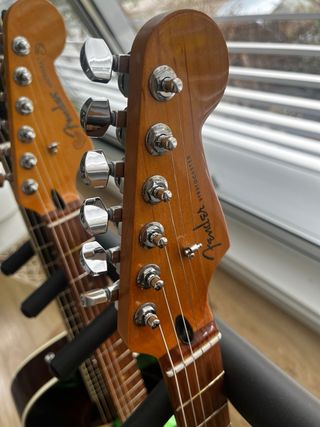 Guitarra fender stratocaster