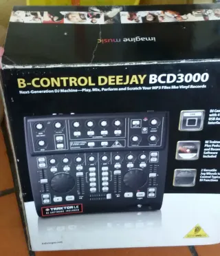 Mesa Mezcladora Behringer BCD3000 - Controladora