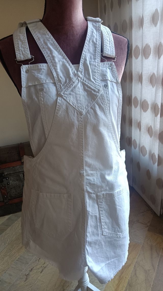 Pantalón corto con peto