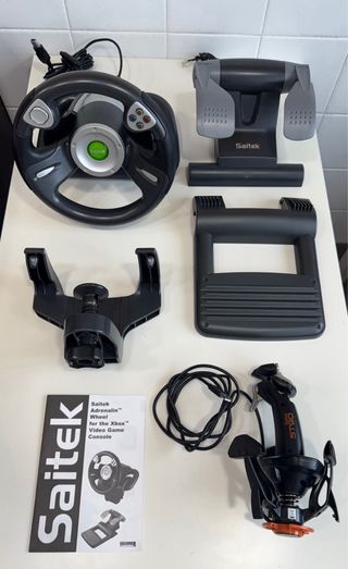 Volante Saitek para XBox 360 con pedales  joystick