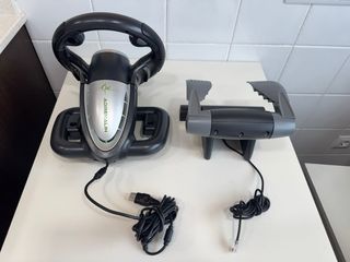 Volante Saitek para XBox 360 con pedales  joystick