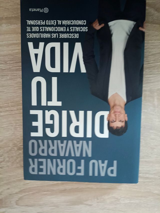 Dirige tu vida: Descubre las habilidades sociales y emocionales que te conducirán al éxito personal