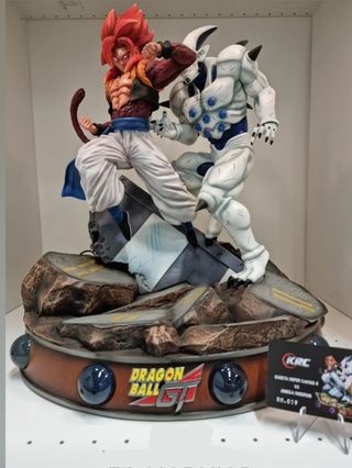 Figura Resina GogetaSS4 vs Omega Shenron