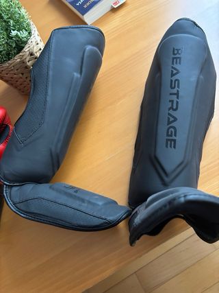 Pack Boxeo Outshock 12oz Coquilla y espinilleras