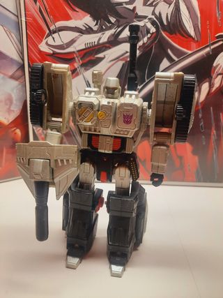 Transformers Megatron war whithin raro