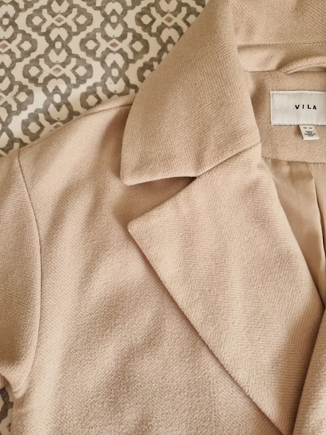 Abrigo oversize beige