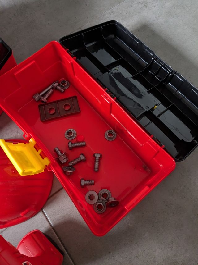 Caja de herramientas de juguete
