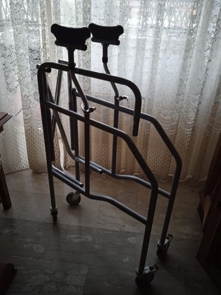 Girello adulti con ascellari