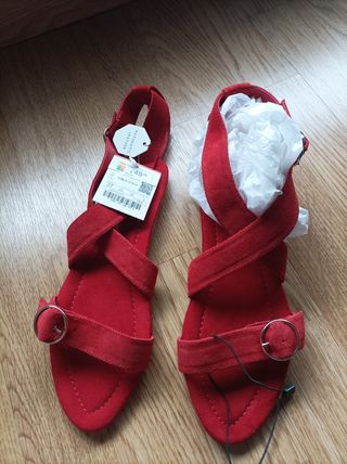 Sandalias color rojo de piel
