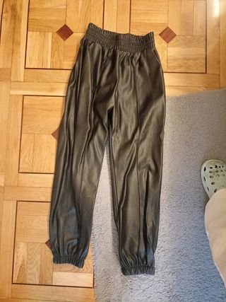 Pantalon estilo cuero berska 