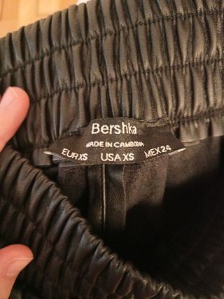 Pantalon estilo cuero berska 
