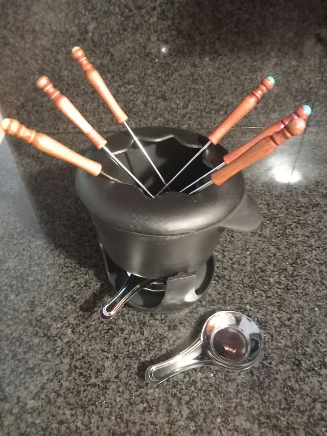 Fondue set de hierro fundido