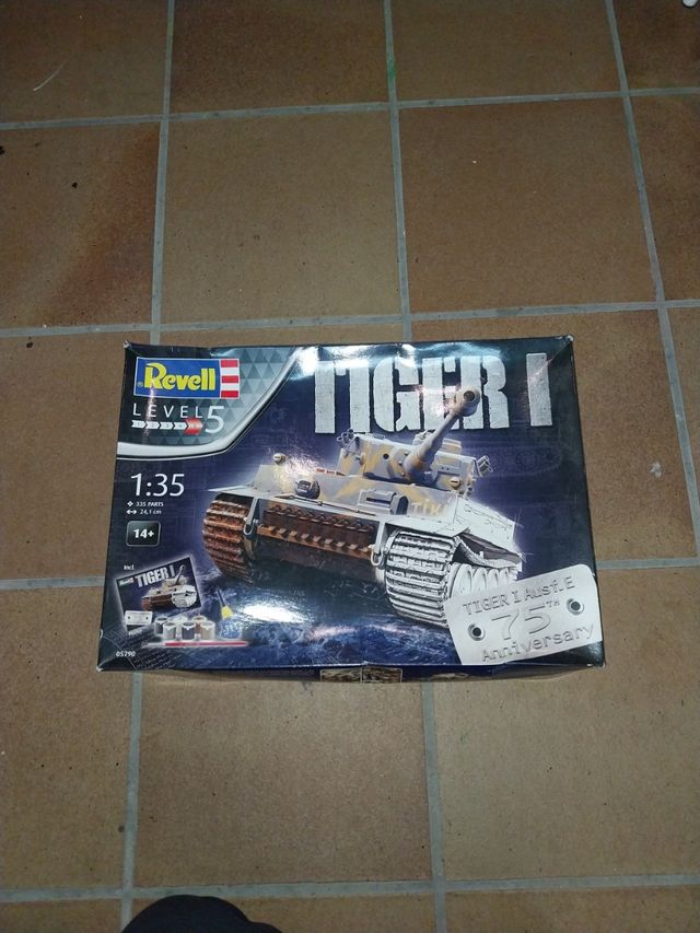 Maqueta revell Tiger I