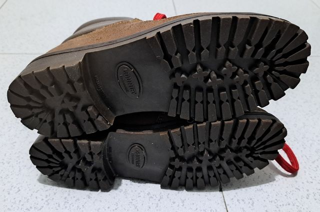 Negociable. Botas senderismo y montaña talla 37 -