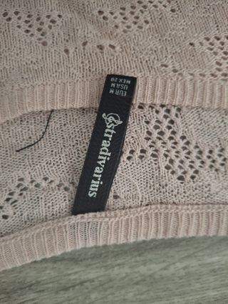 Blusa calada mujer. Stradivarius. Talla M